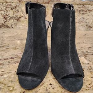 Tahari Margaret shoes